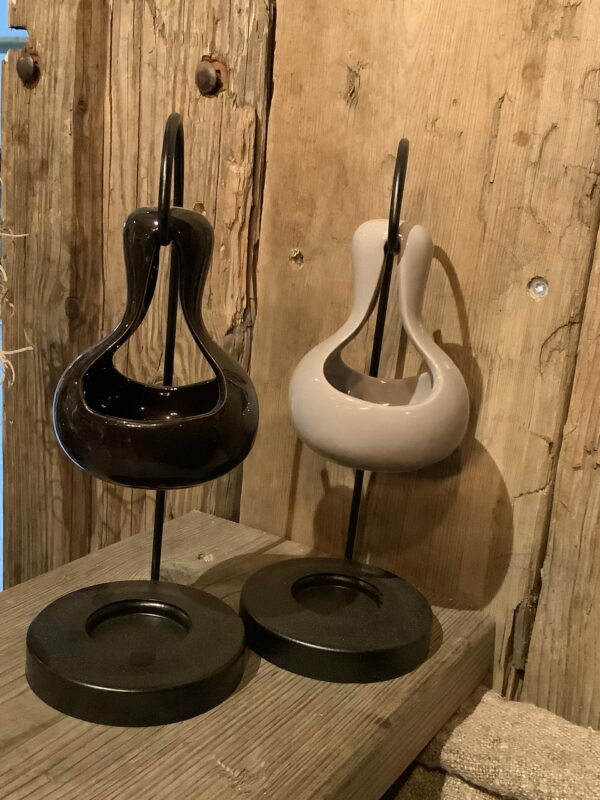Geurbrander hang zwart of grijs