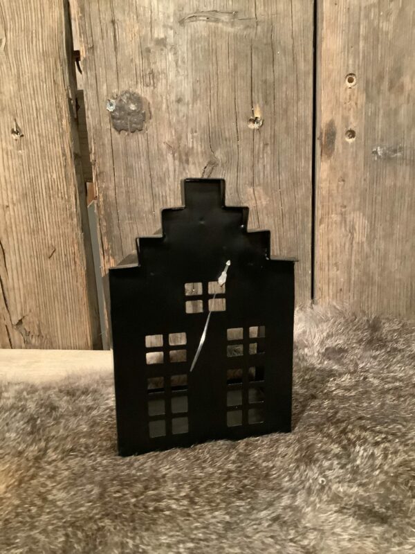 Huisje metaal zwart trap