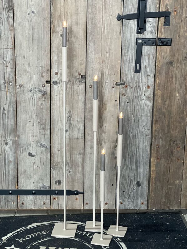 Kandelaar metaal 78 cm